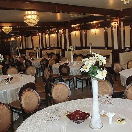 Taverna Macelarului 2 מאמאיה